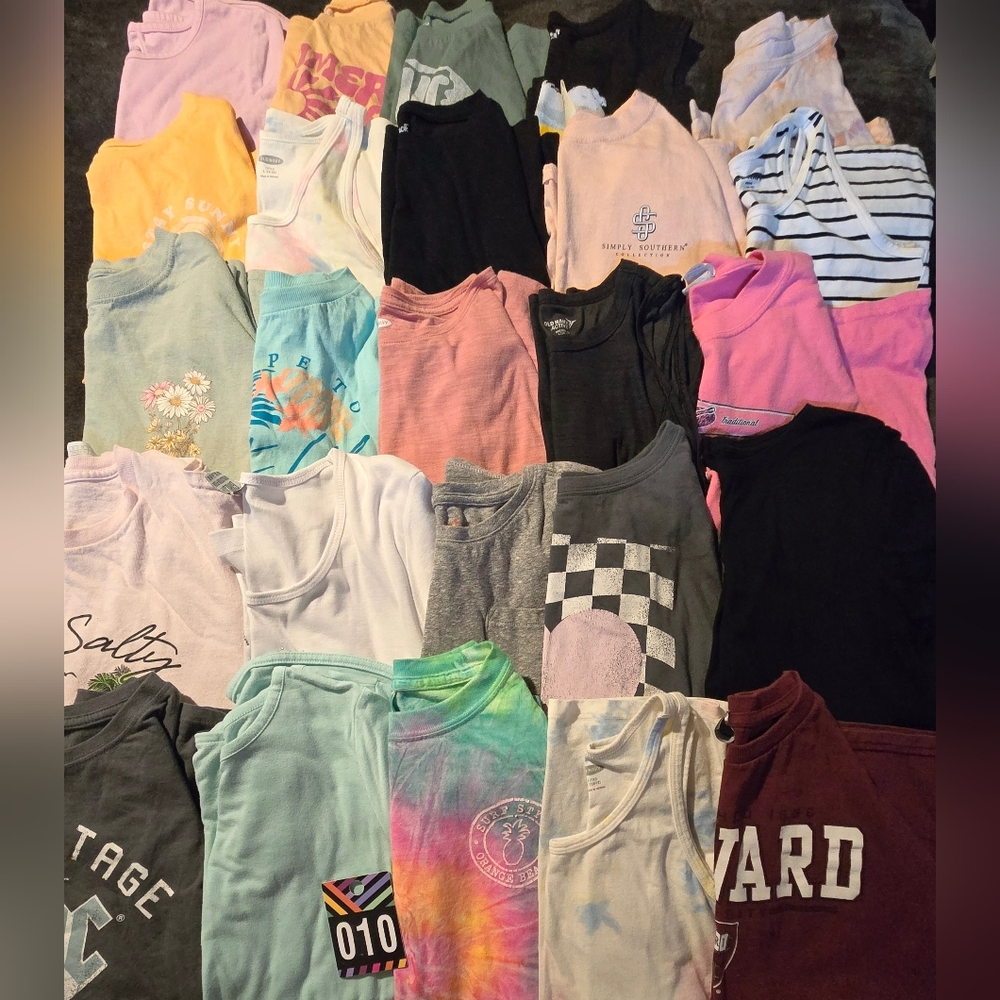 Lot/Bundle of 28 Girls Tanks/Tshirts Summer Tops (M, L 10/12)